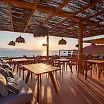 Akre - Designed For Adults Hotell 4*