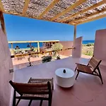Akre - Designed For Adults 4*