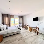 Akre - Designed For Adults 4*