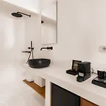 Hotel Akre - Designed For Adults