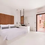 Akre - Designed For Adults 4* Stelida (Naxos)
