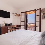 Akre - Designed For Adults Hotel