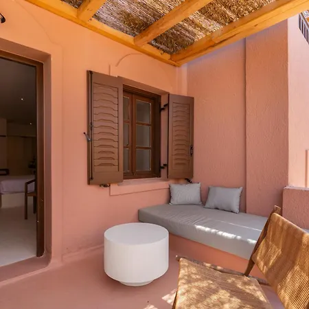 Akre - Designed For Adults 4*