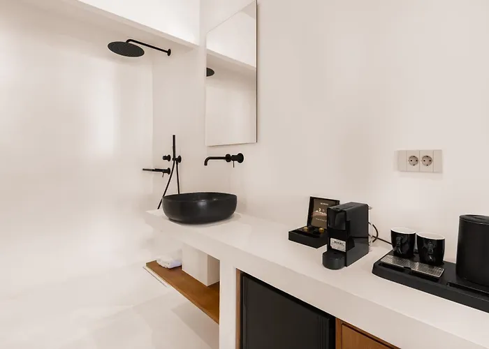 Hotel Akre - Designed For Adults